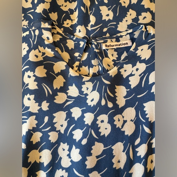 Reformation Blue and White Floral Short Sleeve Midi Dress - Picture 6 of 6